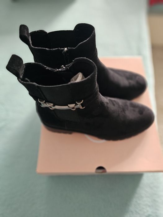 Vând ghete damă mărimea 37!!