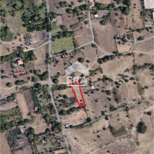 Равен и слънчев парцел в  ж.р. "Каменец"