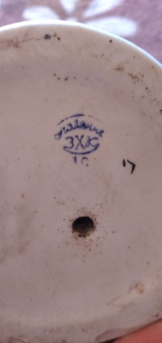 Статуэтка ссср Мать и дочь за книгой