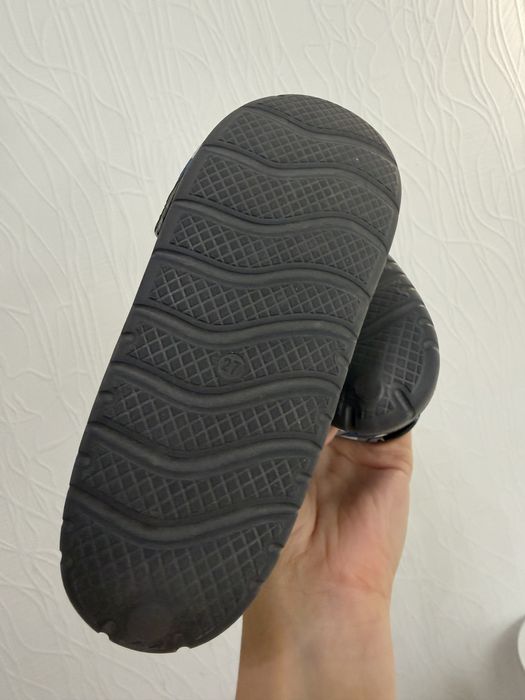 27 р. Отдам за киндер сюрприз