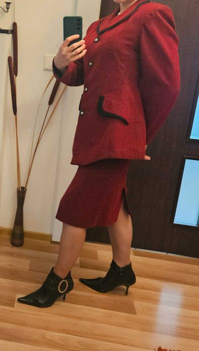 Sacou de primavara/toamna de culoare rosu burgund