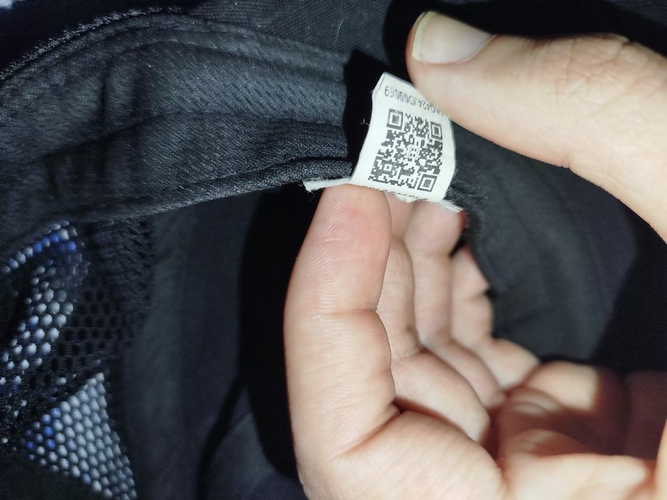 Vând Șapcă adidas black cu qr