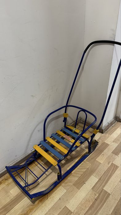 Продам санки, есть два колесика