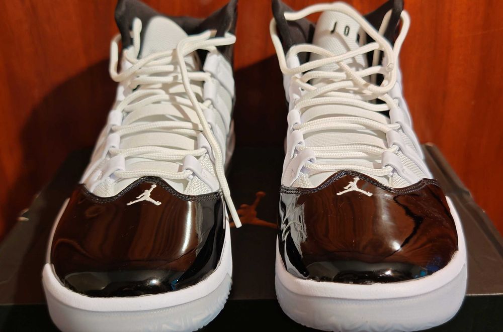 Nike Air Jordan Max Aura 44.5ти номер 28.5см стелка ЧИСТО НОВИ с кутия