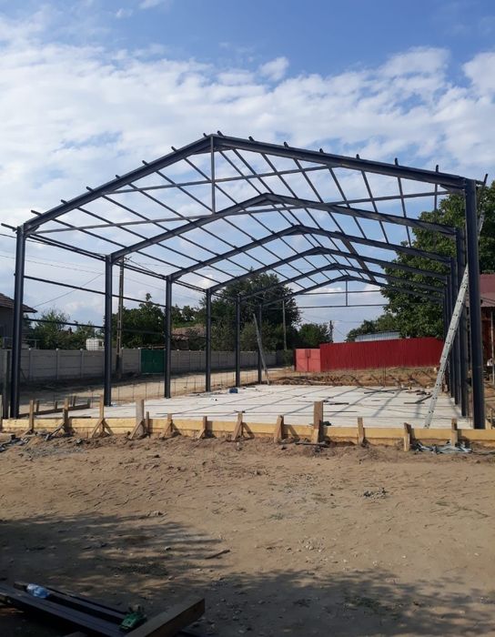 Vand hală metalică 11 m lățime cu 25 lungime tot cu montaj de pe stoc