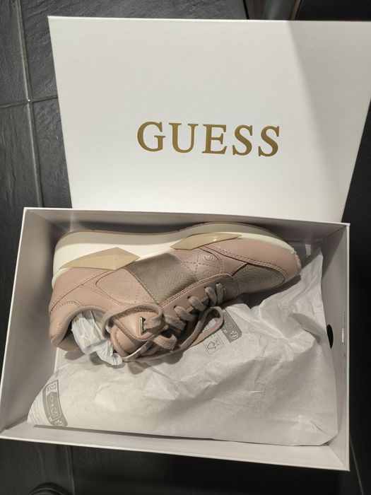 Дамски сникърси Guess 39 номер