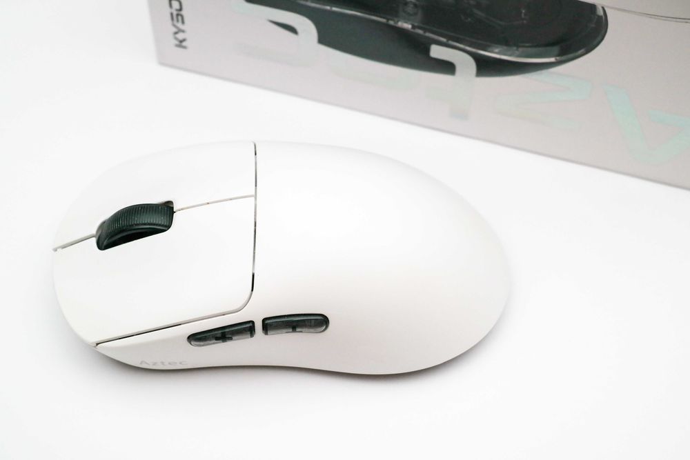 Mouse Kysona Aztec alb PAW3395 ultralight gaming 2.4GHz