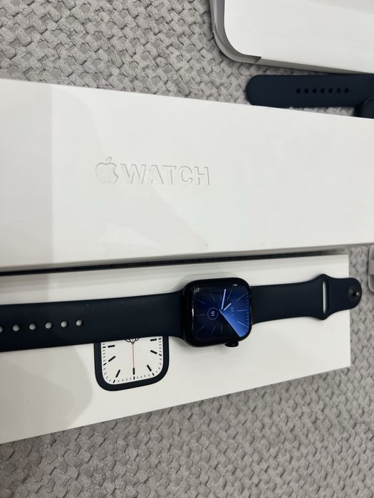 Продам Apple Watch 7