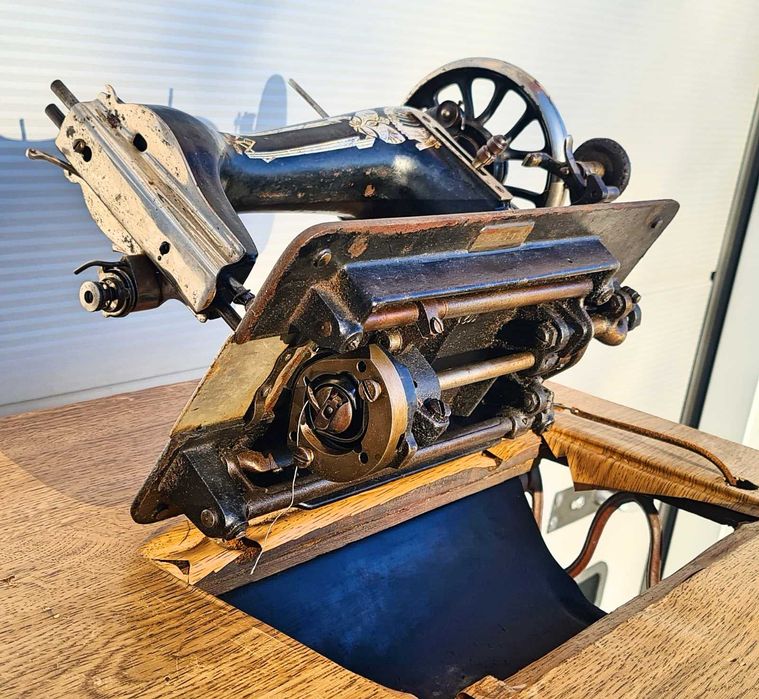 Крачна шевна машина Балкан