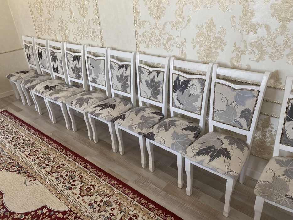 Стол для гостиной