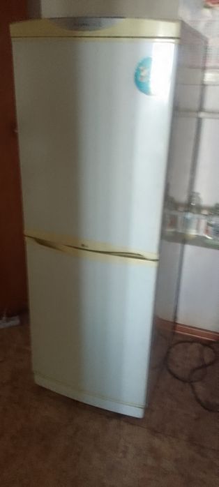 Продам холодильник