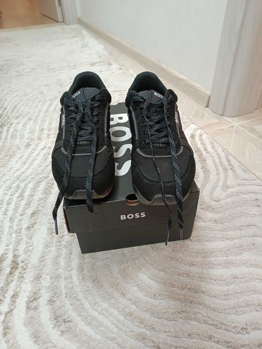 Чисто нови мъжки маратонки BOSS
