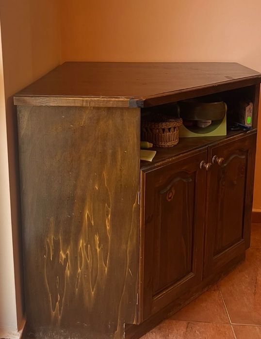 Скрин, ъглов шкаф и бюфет/витрина от естествено дърво