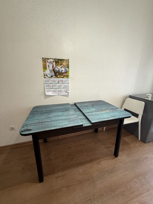 Стол продается обеденный стол