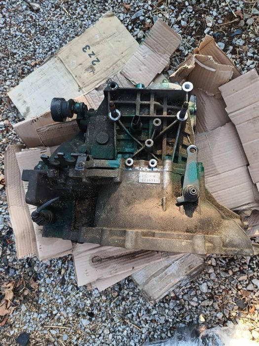 Kia Carens части