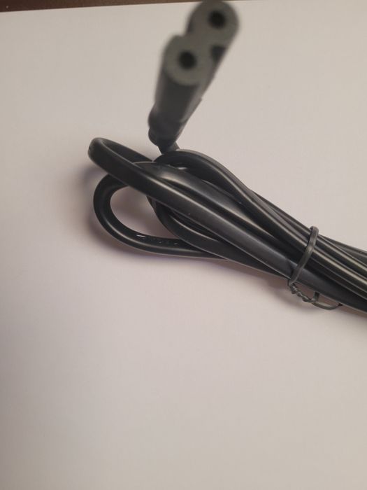 Захранващ кабел за касетофон и Захранващ кабел с щепсел и ключ, черен