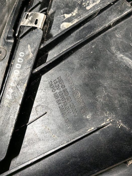 Десен фар Mercedes C Class 205 / Мерцедес Ц Класа 205