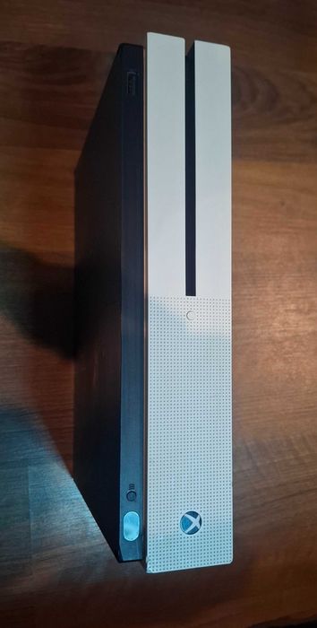 Xbox one s 1 TB+jocuri,controller