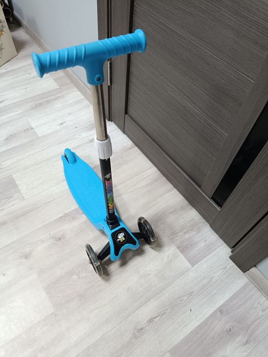 Продам детские самокаты