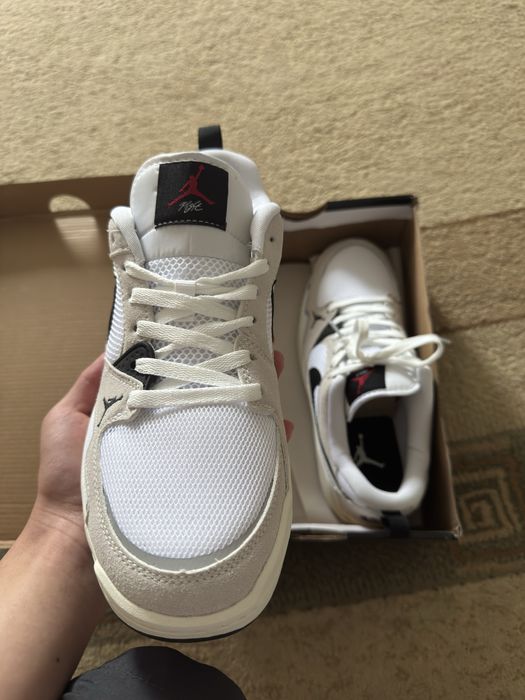 Кроссовки Nike Jordan CMFT Era