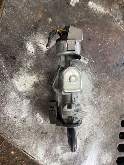 Контактен ключ за форд фокус ц-макс