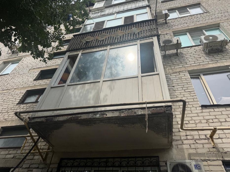 Корпусы старого балкона