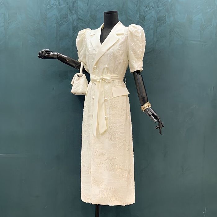 Элегантное платье с пайетками