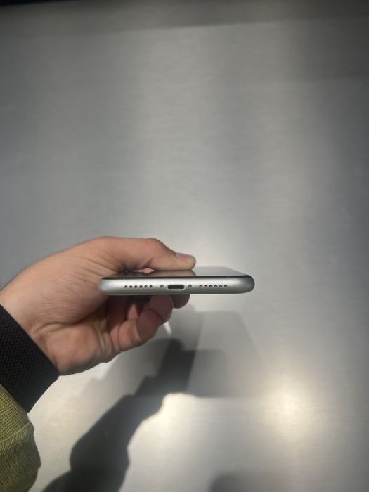 Iphone 11 white 128 gb