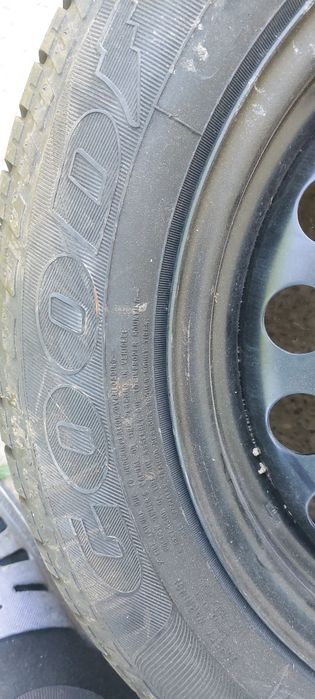 Roata Opel pe 15 , cauciuc în stare perfecta