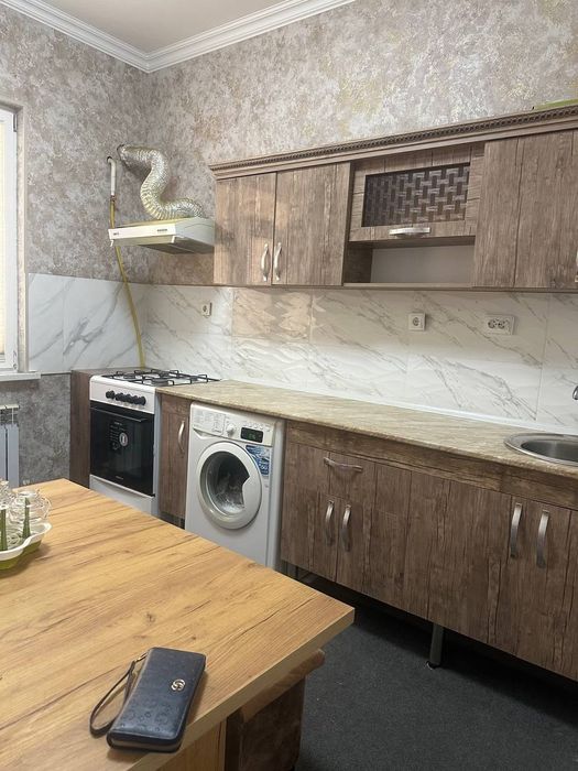 Срочна сотилади Яшнобод Олмос махалла 3/10/16. 68 m²