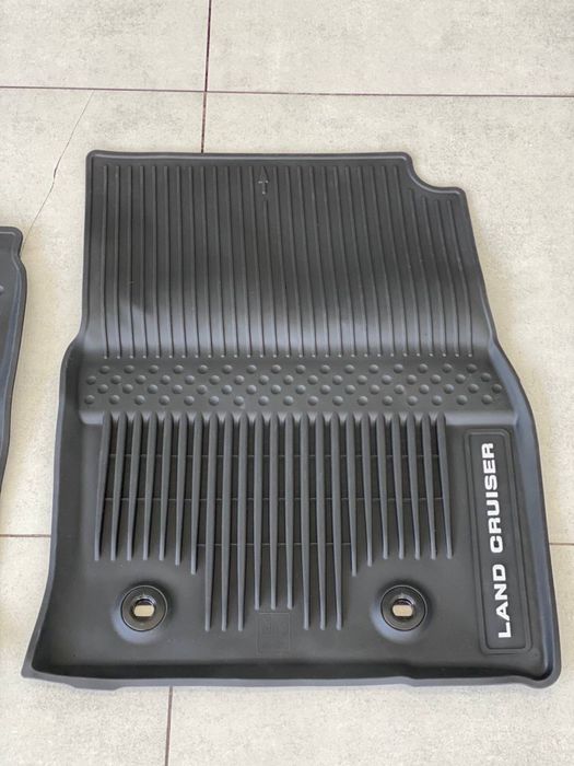 Land cruiser 300talika polik