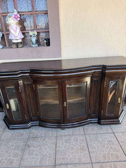 Comoda stil cu geamuri cristal restaurata