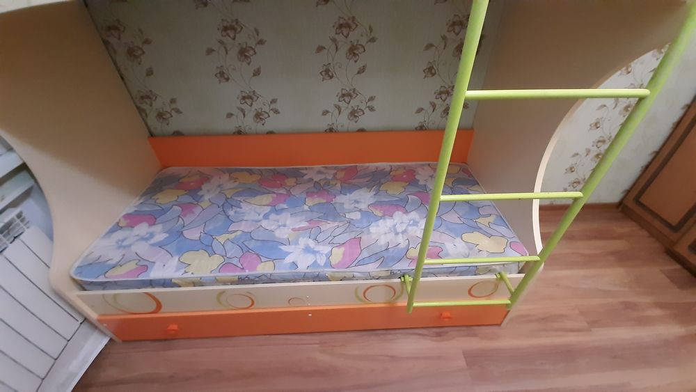 Кровать двухъярусная