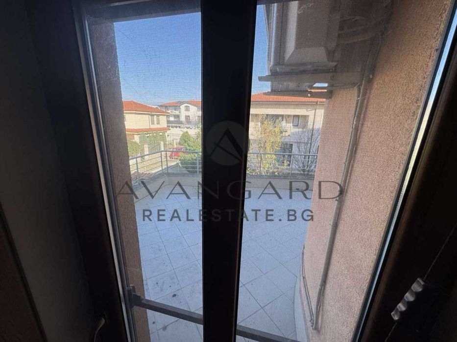 Продава се Къща в Пловдив, Остромила - 240 кв.м за 1041 €/кв.м - Снимка #21