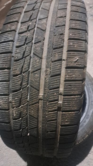 Продам зимние баллоны R18 245/45