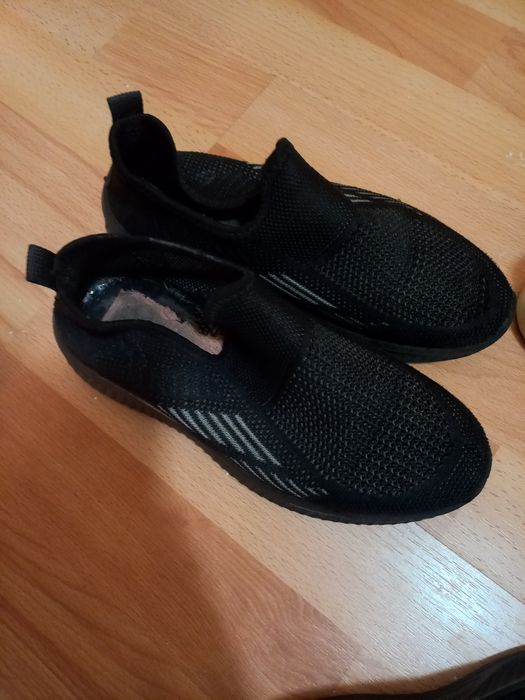 Макас кузга ва бахорга киядиган.10 ёшдан 12 ёшга  булади.55 000 донаси