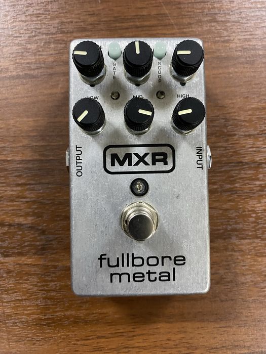 Педалборд и гитарные педали Boss, MXR, Marshall, Orange