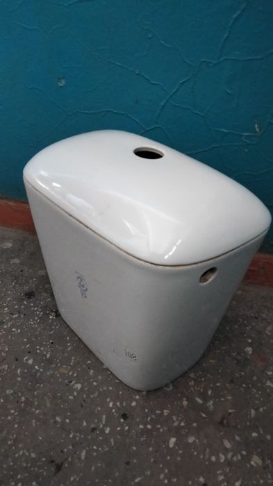 Продам бачок от унитаза