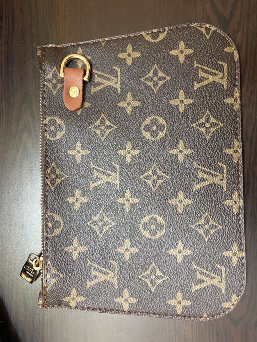 Чанта клъч louis vuitton