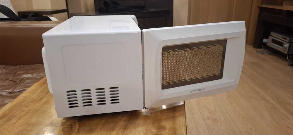 Микровълнова печка Daewoo KOR-6L0B