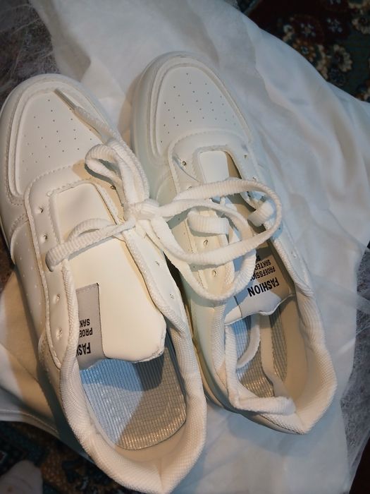 Oq krasofka - NIKE o'xshash model