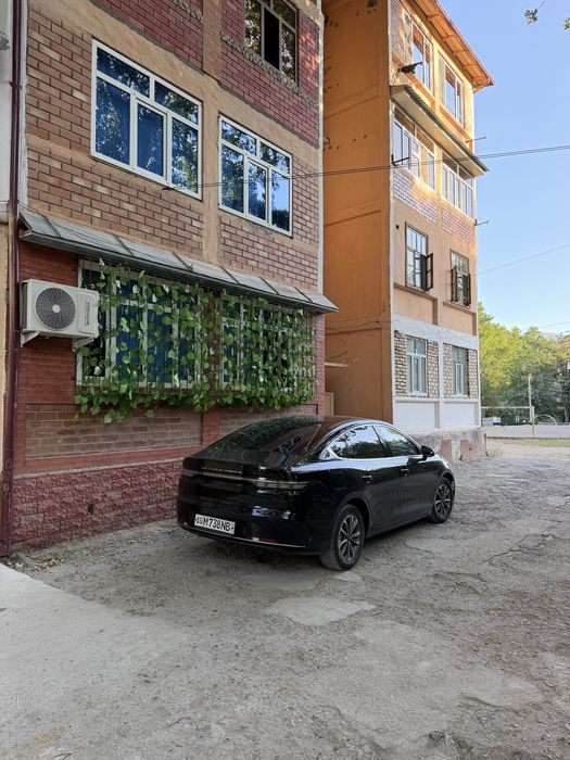 Продается 2х комнатная квартира в центре чарвака