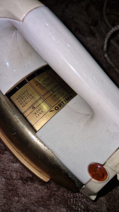 Утюг есть 2 шт рабочие