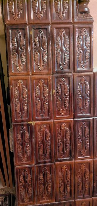 Sobă de teracotă veche, maro închis–completă și solidă. Sau set 4 sobe