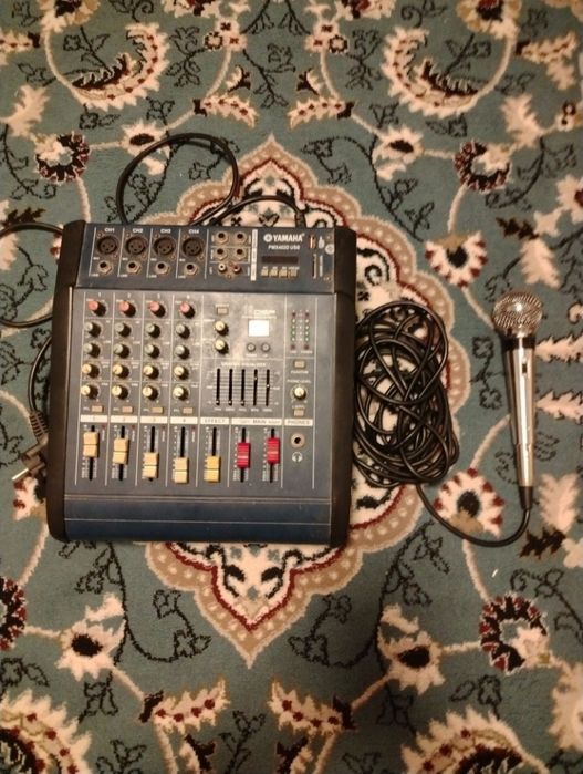 YAMAHA PMX402D USB. Simli dinamik mikrofon..