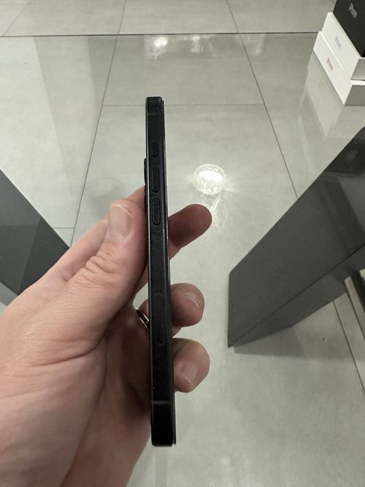 iPhone 16 black 128Gb • baterie 89% • neverlocked