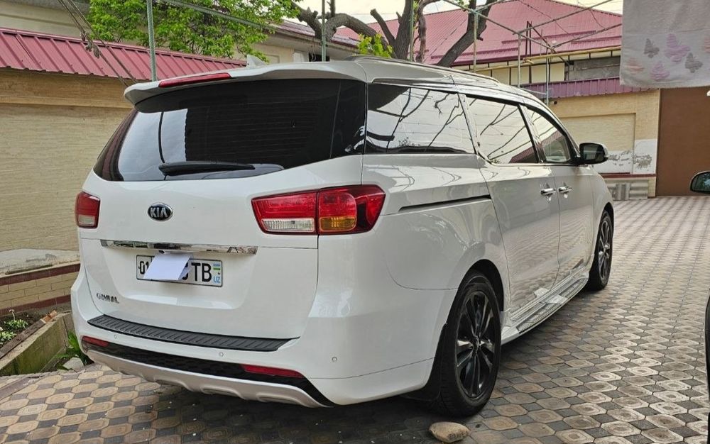 Продаётся  Карнивал 2017 г, дизель 2,2 , пробег 212000км.