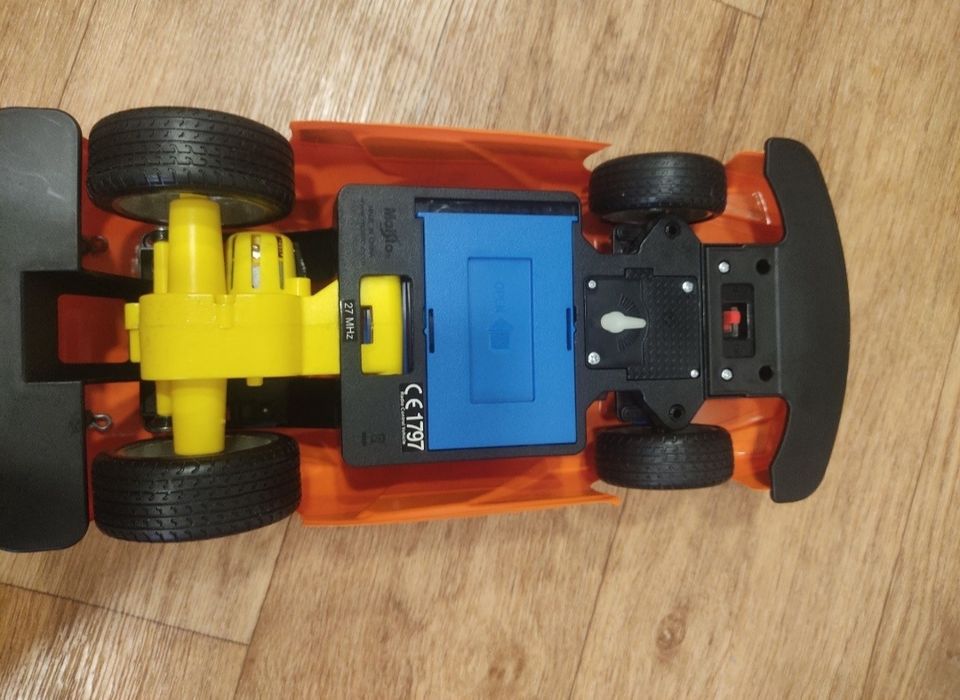 Машинка на радиоуправлении, Maisto Tech