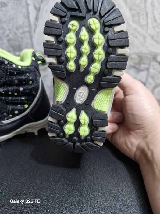 Продам зимние сапожки