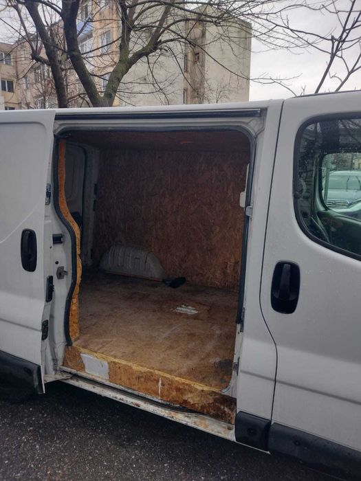 Vând duba Opel  vivaro motor 1.9 diesel